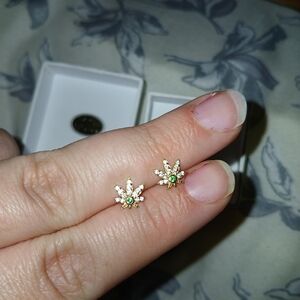 14KT Gold Cannabis Leaf earrings
